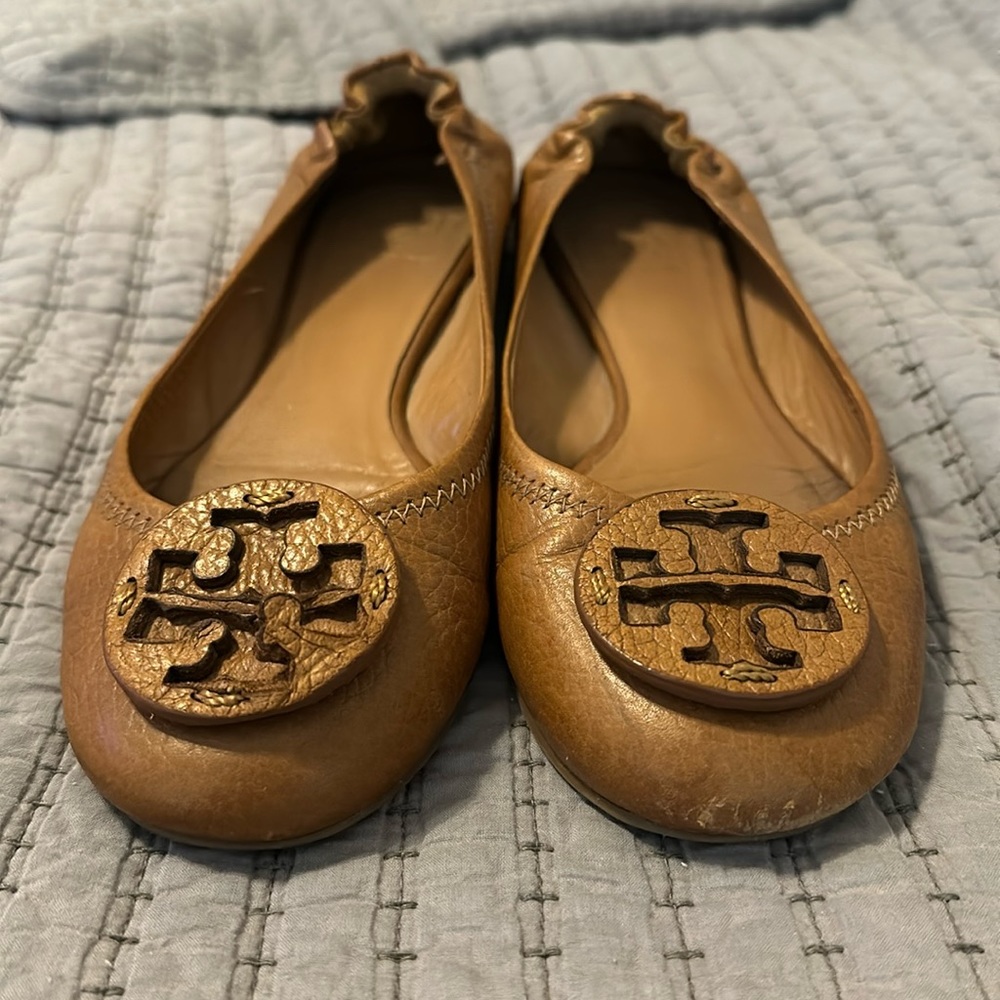 Tory Burch Reva flats in tumbled leather size 7.5